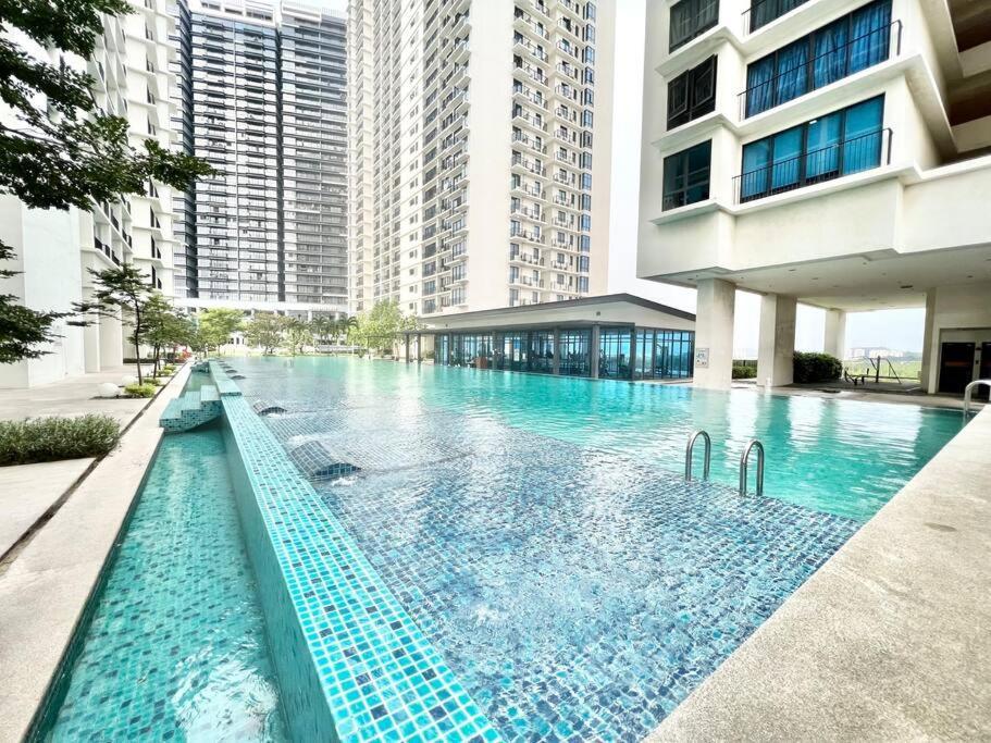F 1-5 Pax 3Bed Cozy Home Studio Trefoil Setia Alam Wifi & Tv Shah Alam Exteriör bild