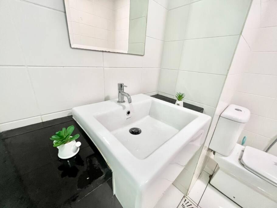 F 1-5 Pax 3Bed Cozy Home Studio Trefoil Setia Alam Wifi & Tv Shah Alam Exteriör bild